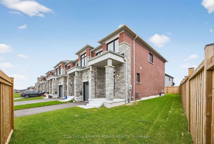 Photo de la propriété:  29 Milady Crescent  ON L9J 0X3 