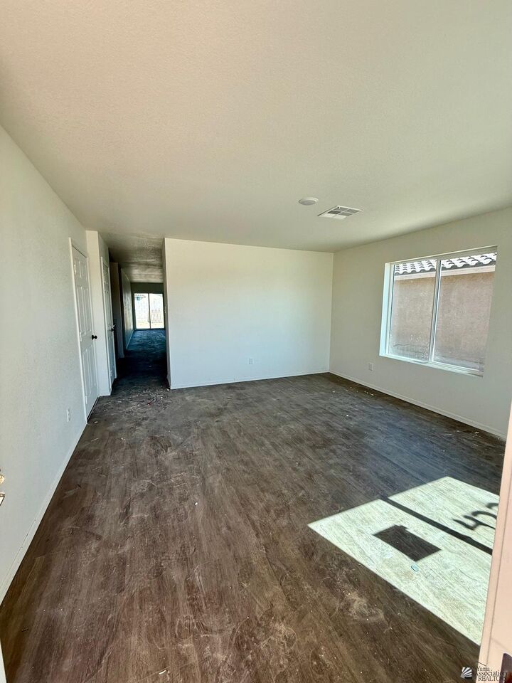 Property Photo: 7970 E 46 Pl AZ 85365