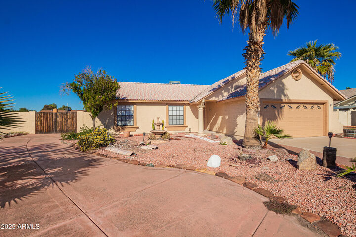 Property Photo:  16454 N 61st Avenue  AZ 85306 