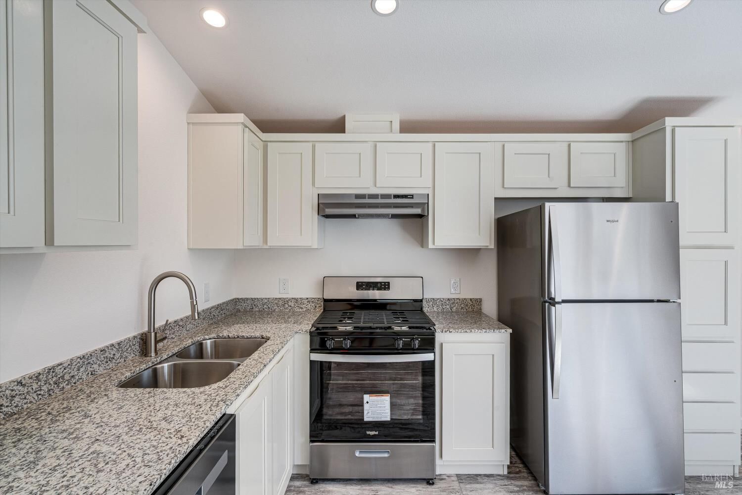 Property Photo:  101 Colgan Avenue 25  CA 95404 