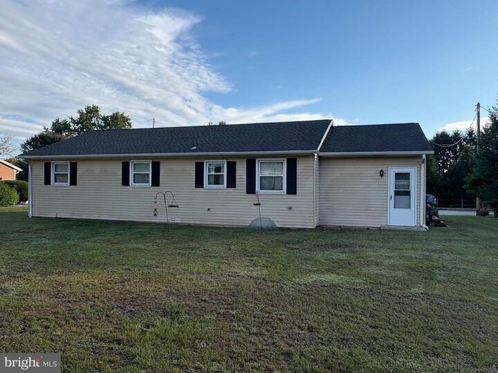 Property Photo:  1351 S Duke Street  PA 17078 