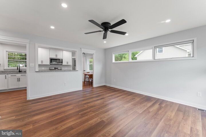 Property Photo:  405 Powell Street  VA 22408 