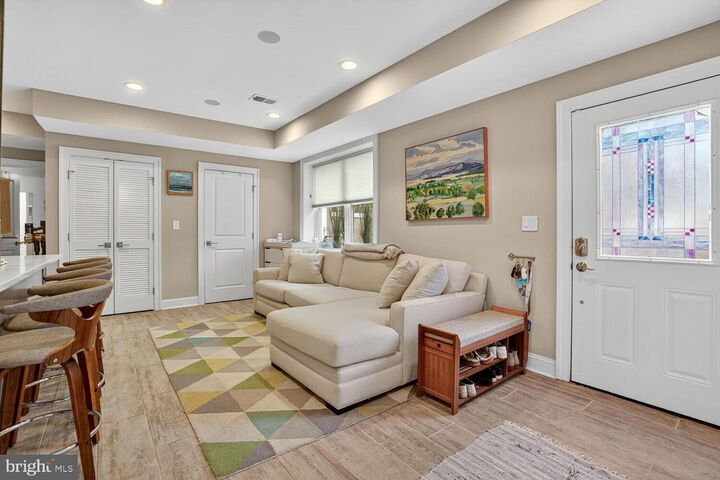 Property Photo:  1014 10th Street NE 1  DC 20002 