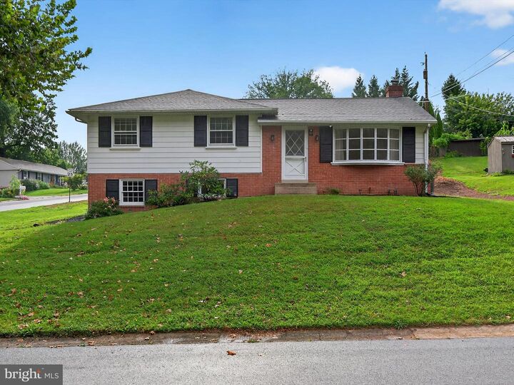 880 Corvair Road  Lancaster PA 17601 photo