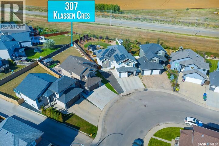 Property Photo:  307 Klassen Crescent  SK S7R 0E9 