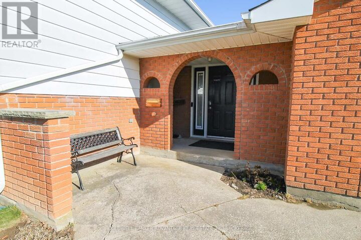 Photo de la propriété:  36 Wellbrook Boulevard  ON L3C 5T4 