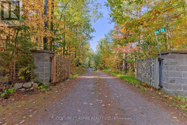 Photo de la propriété:  542 A Rantz Road  ON K8H 2W8 