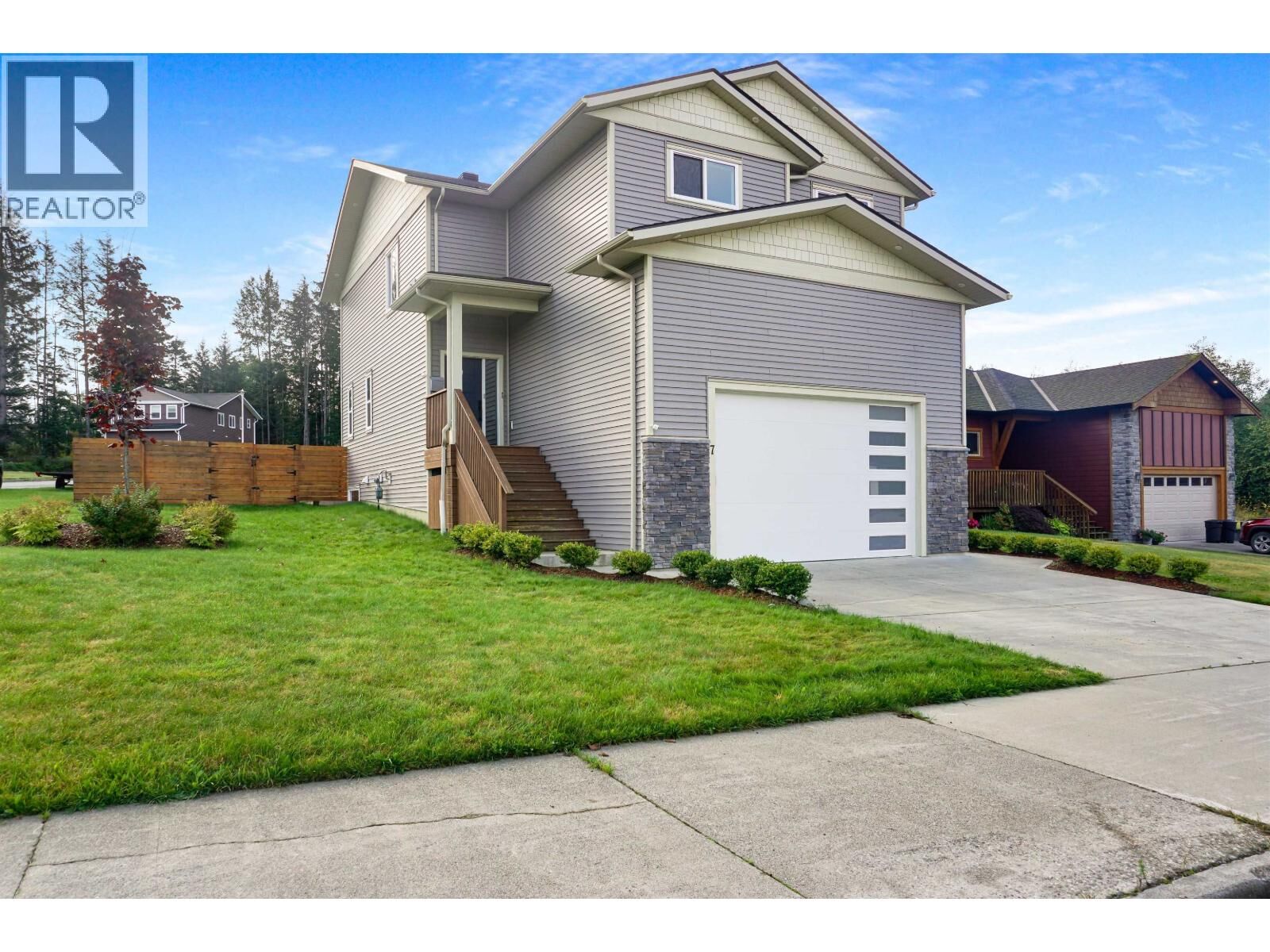 Property Photo:  7 Robinson Street  BC V8C 2S2 