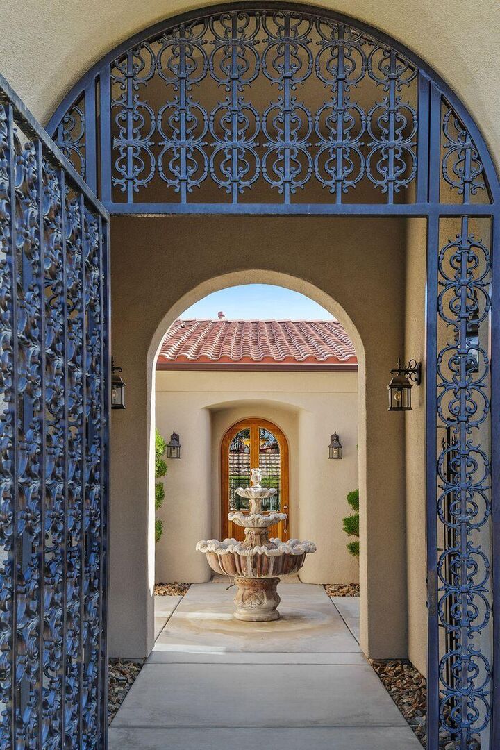 Property Photo:  35001 Vista Del Ladero  CA 92270 