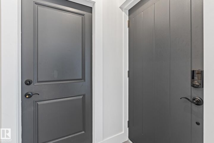 Photo de la propriété:  1020 Genesis Lake Boulevard  AB T7Z 0G3