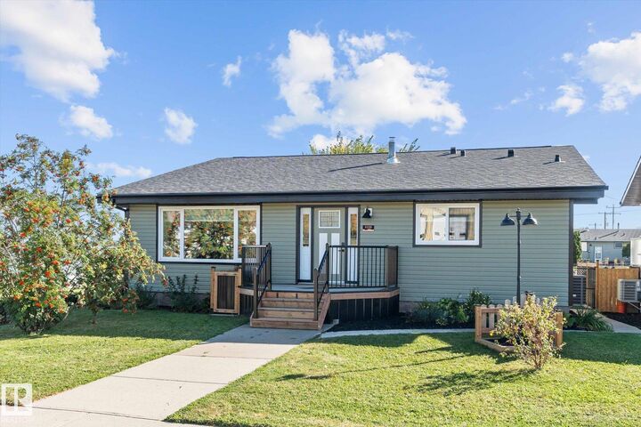 Property Photo:  5125 53 Avenue  AB T0E 2K0 