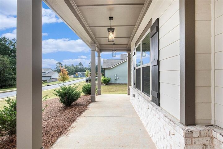 Property Photo:  2320 Ridgeview Drive  GA 30052 