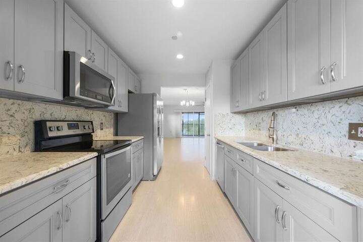 Property Photo: 550 SW 137th Ave 401L FL 33027