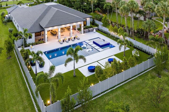 Property Photo: 5824 NW 79th Way FL 33067