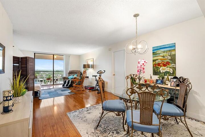 Property Photo: 1200 Saint Charles Pl Ph 21 FL 33026