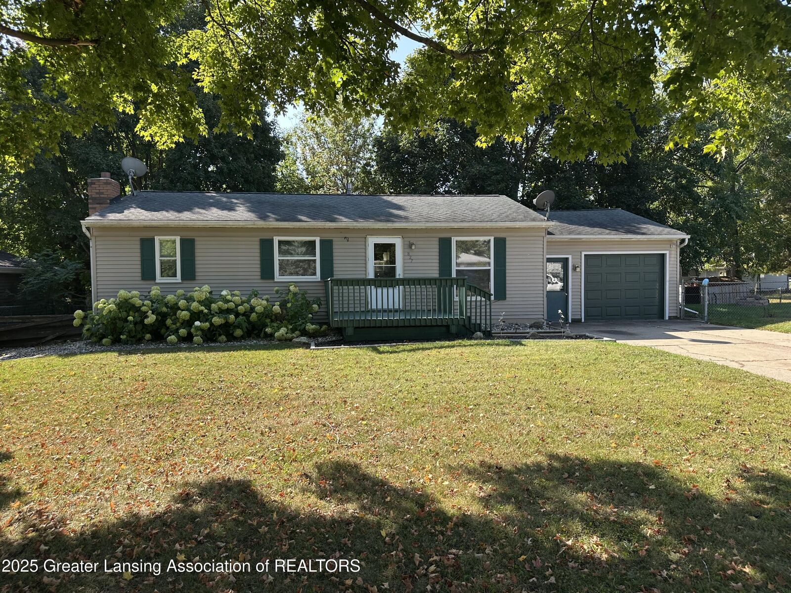 Property Photo:  827 Walnut Street  MI 48813 