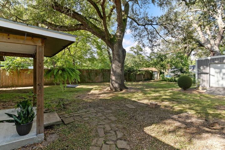Property Photo:  232 Laurel Street  TX 77566 