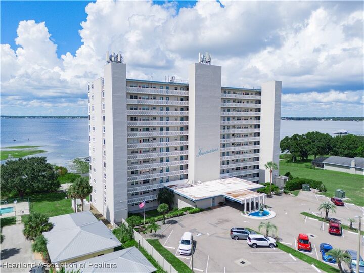 Property Photo:  2131 Lakeview Drive 204  FL 33870 