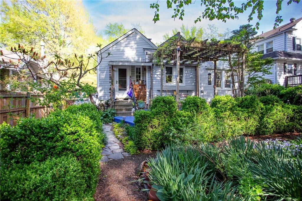 Property Photo:  5742 Kenwood Avenue  MO 64110 