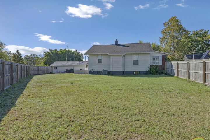 Property Photo:  404 N Church Street  IN 47648 