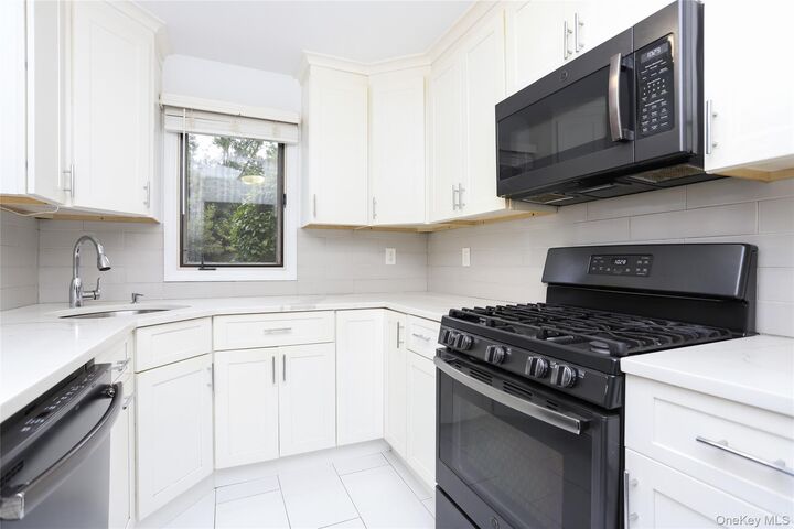 Property Photo:  231 Tree Top Lane  NY 10598 