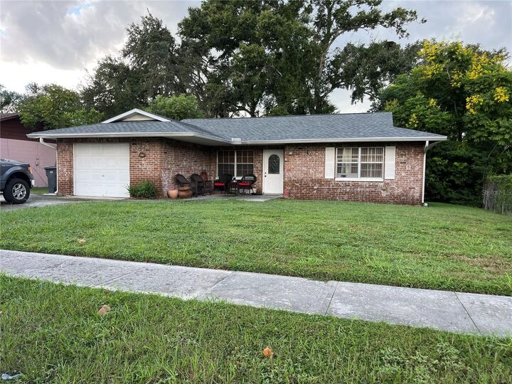 Property Photo:  1217 Oak Valley Drive  FL 33584 