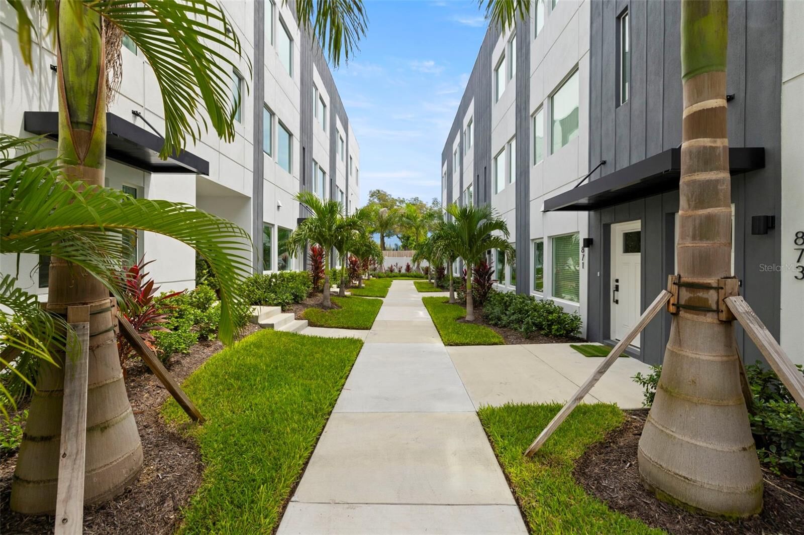 Property Photo:  865 6 Avenue S 17  FL 33701 