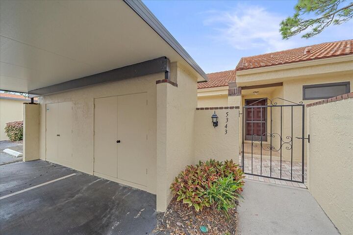 Property Photo: 5343 Huntingwood Court 33 FL 34235