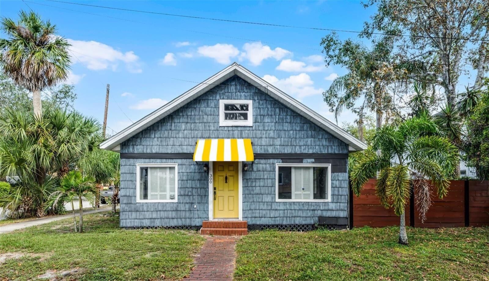 Property Photo:  300 E 20th Street  FL 32771 
