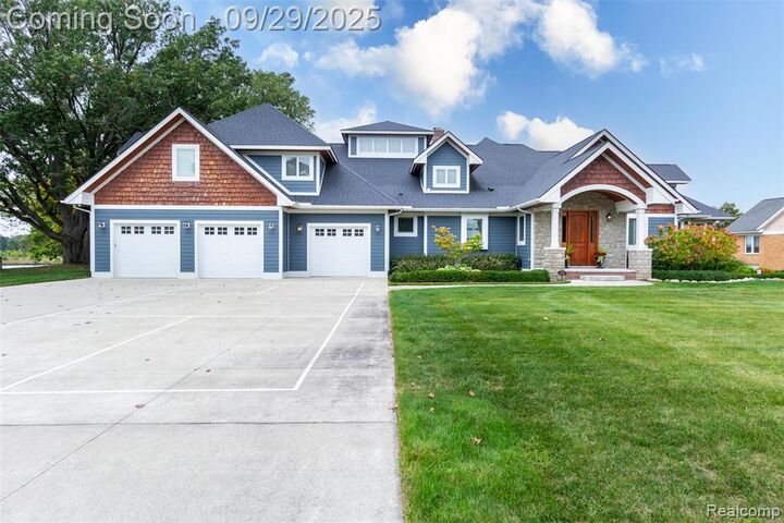 302 Tanview Drive  Oxford MI 48371 4759 photo