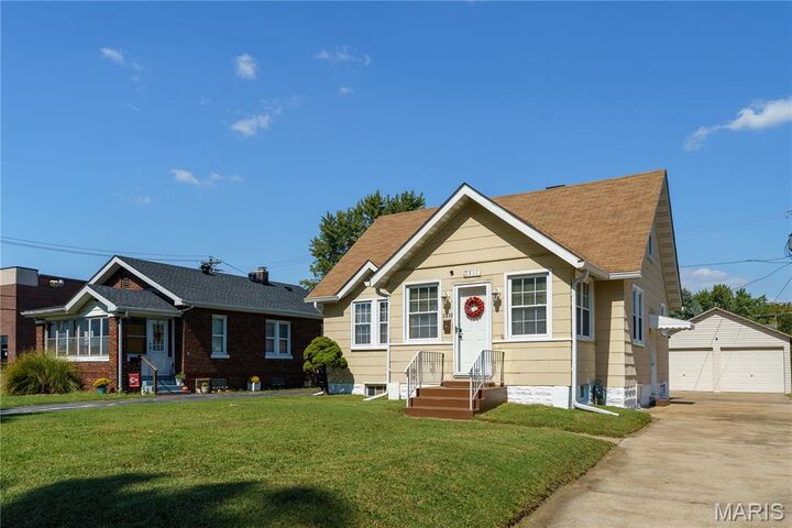 Property Photo:  1511 Cottage Avenue  IL 62040 