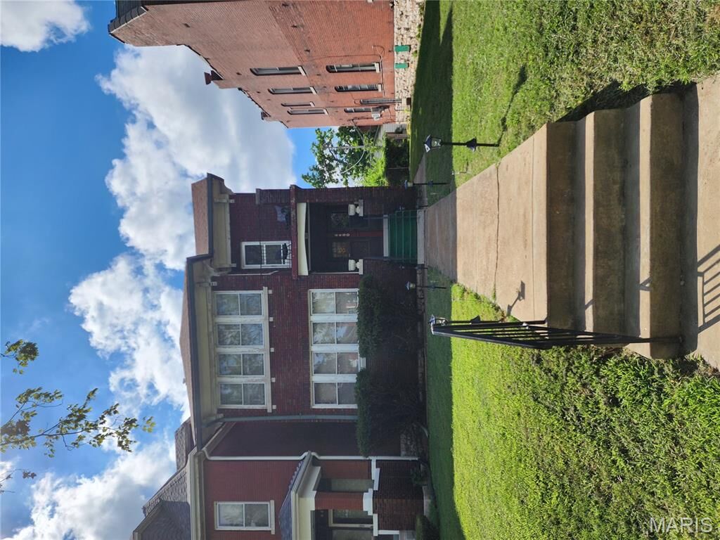 Property Photo: 4450 Holly Avenue MO 63115