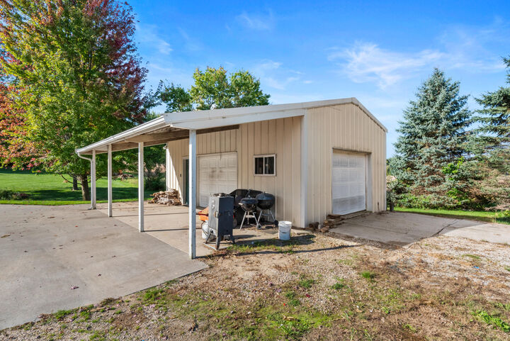 Property Photo:  4735 Beaver Dam Rd  WI 53090 