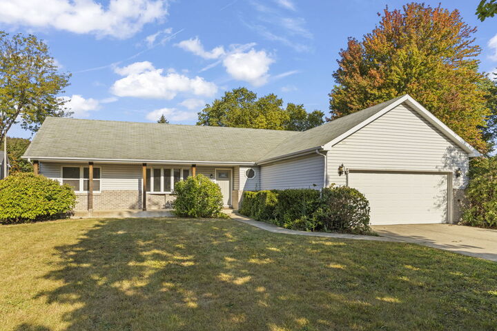 Property Photo: 2337 Golfview Drive IL 60435
