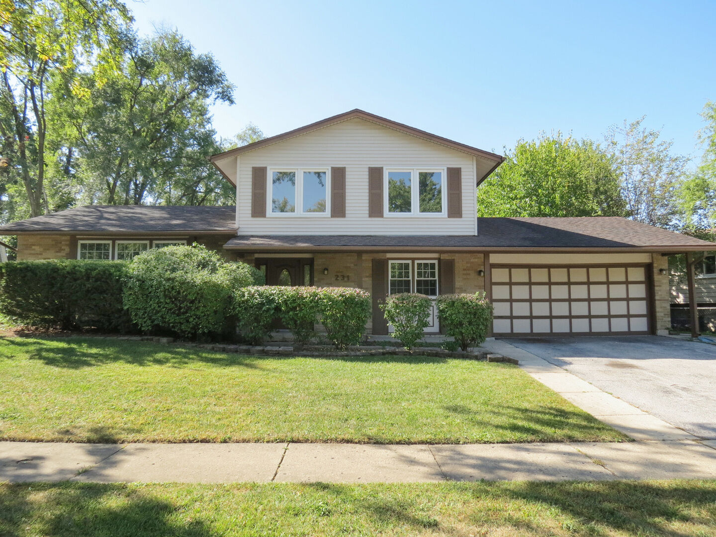 Property Photo: 231 Charlotte Lane IL 60440