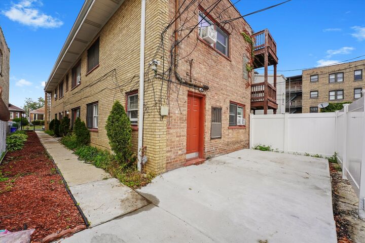Property Photo:  8119 S Paulina Street  IL 60620 