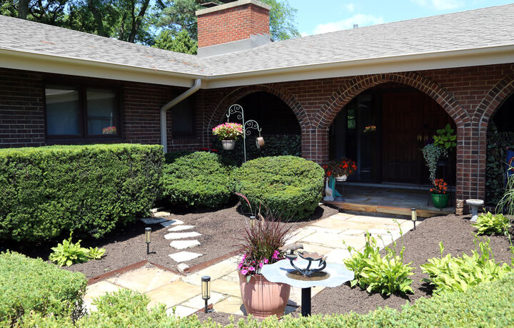Property Photo:  5 Lagoon Drive  IL 60047 