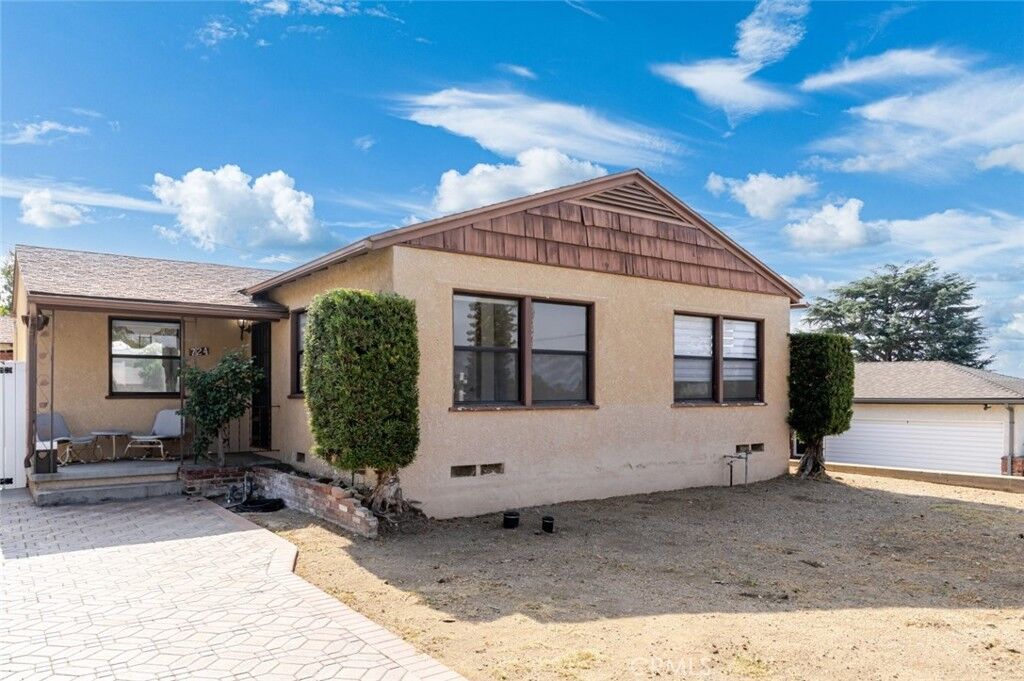 Property Photo:  724 Price Drive  CA 91504 