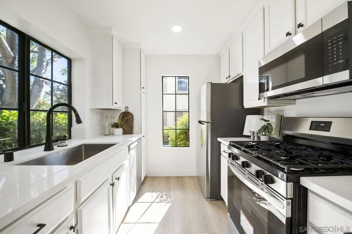 Property Photo: 13048 Wimberly Square 29 CA 92128