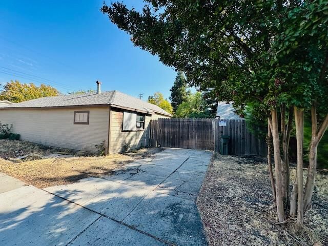 Property Photo:  5200 20th Avenue  CA 95820 