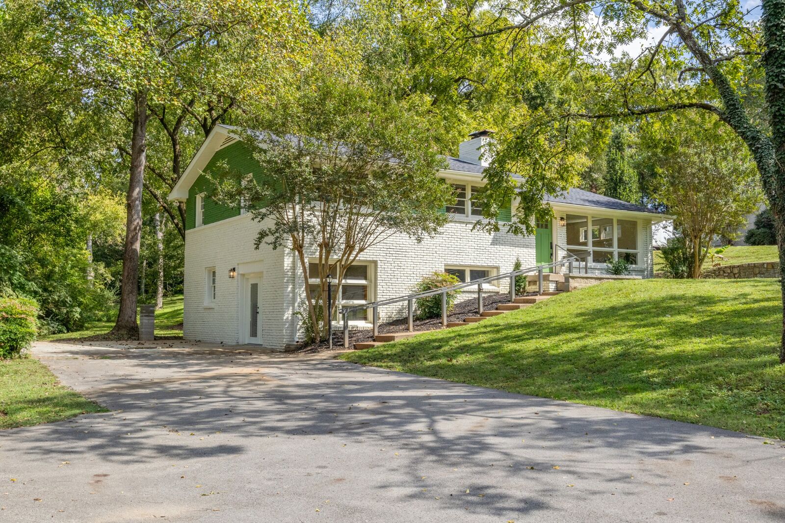 Property Photo: 740 Currey Rd TN 37217