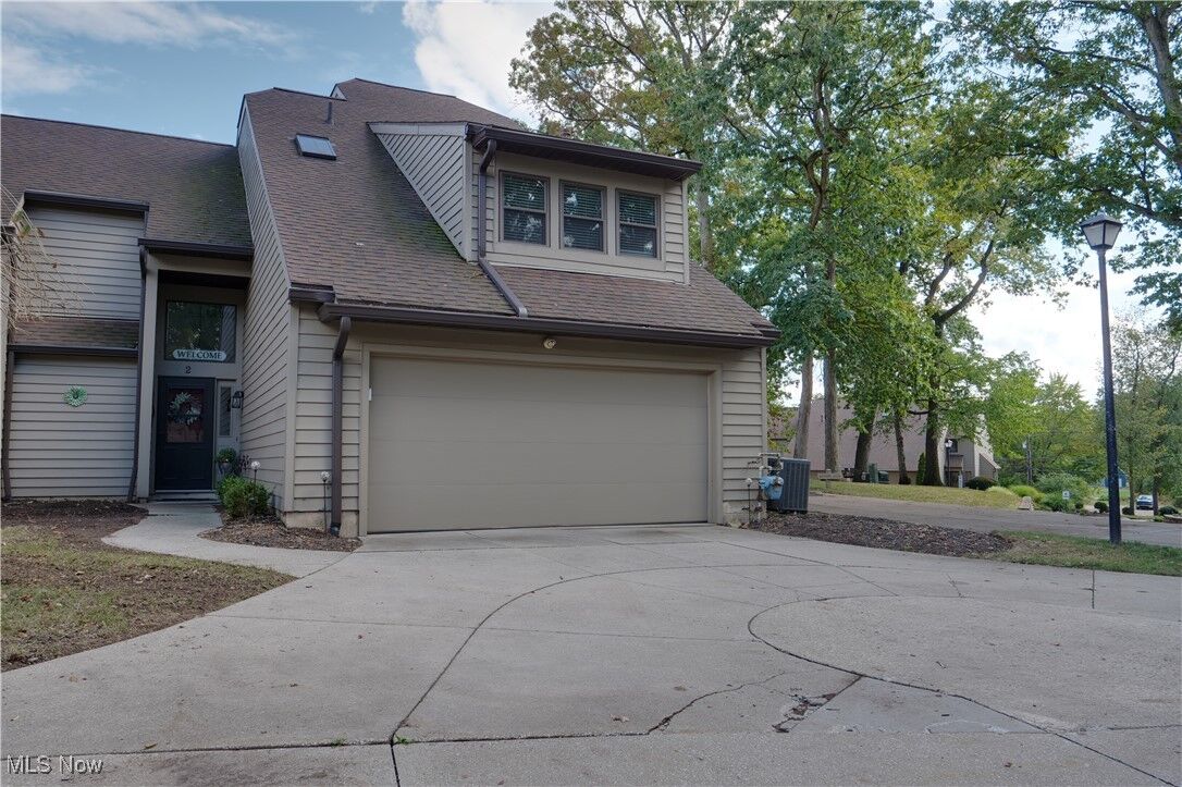 Property Photo: 2 Starboard Circle 77 OH 44319