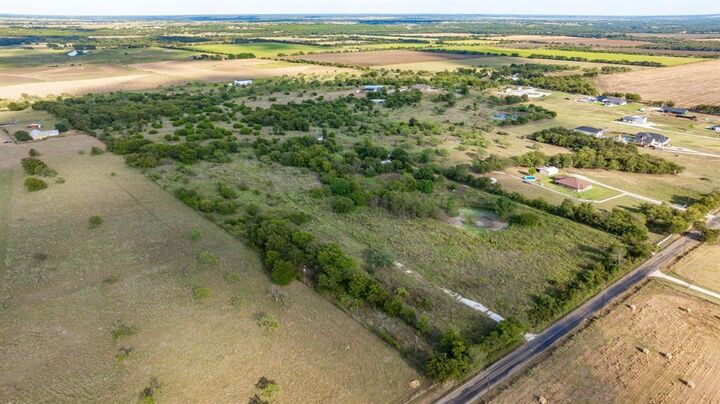Photo de la propriété: 4977 County Road 1219 TX 76093