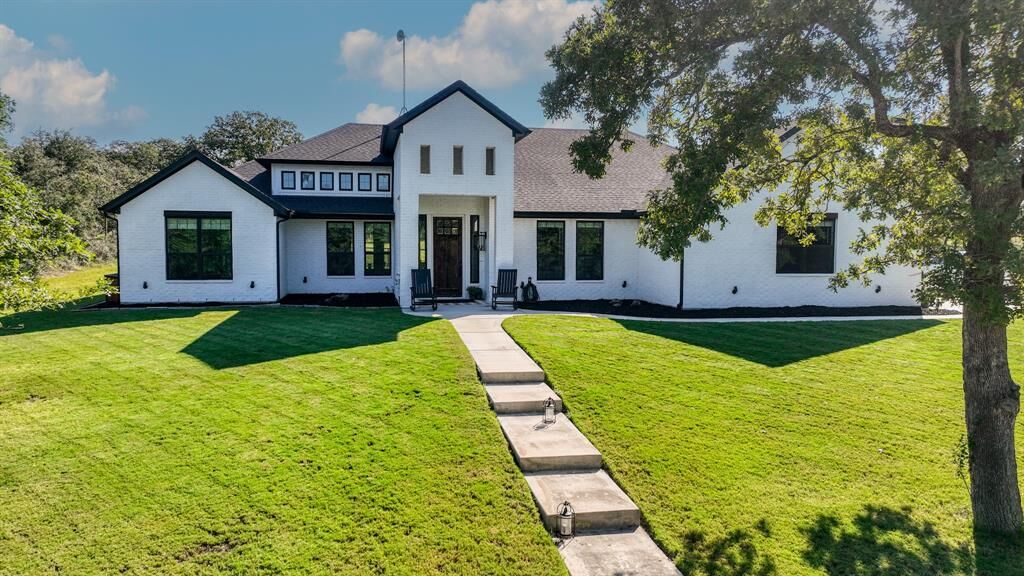 Property Photo: 133 River Rock Court TX 76487