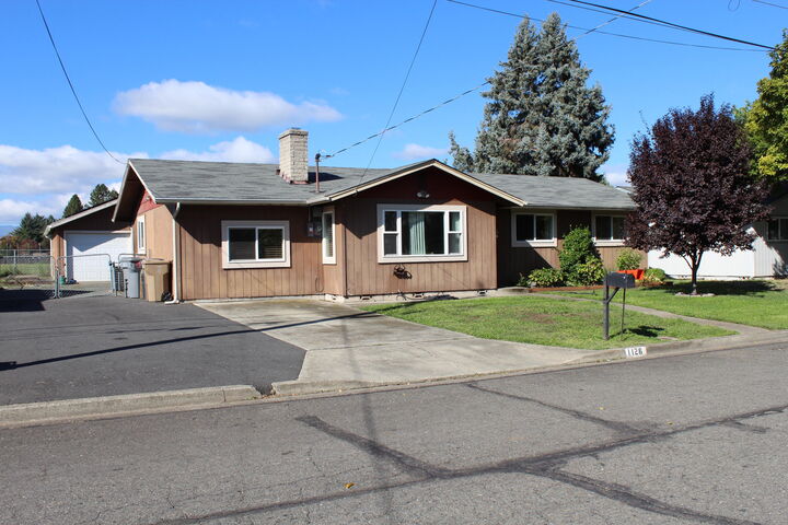 1126 SW Cottonwood Street  Grants Pass OR 97526 photo