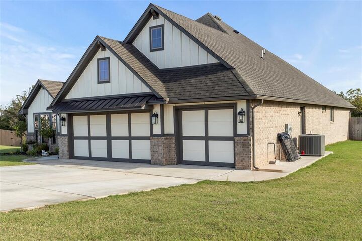 Property Photo:  1093 Wild Rye Court  OK 73010 