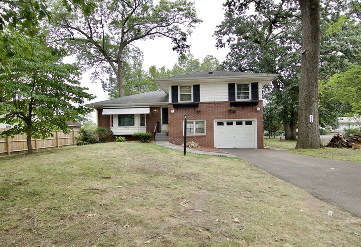 442 Prospect St  Chicopee MA 01020 photo