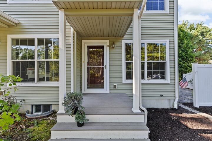 Property Photo:  10 Brightside Ln 10  MA 02644 