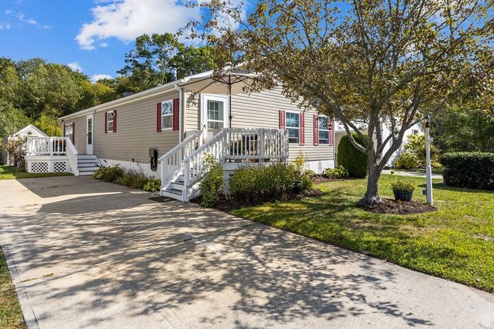 Property Photo:  70 Blackbird  RI 02878