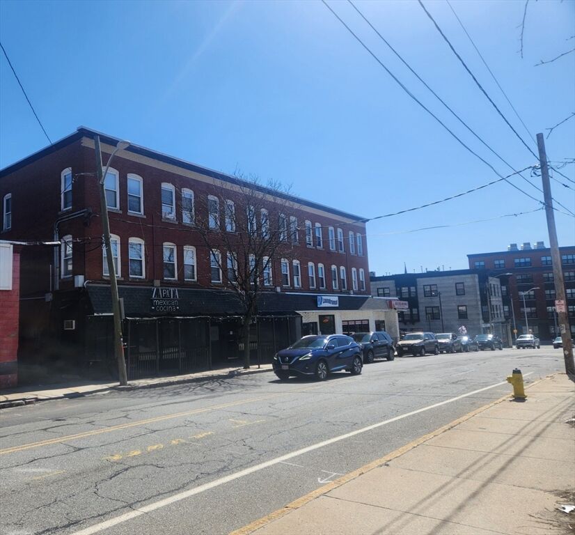 Property Photo:  19 1/2 Lunenburg Street 2  MA 01420 